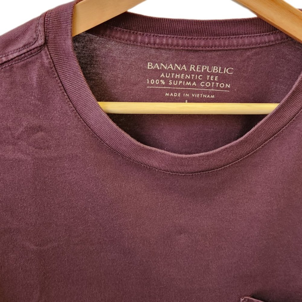 Banana Republic Pocket T-Shirt - Picture 4 of 4